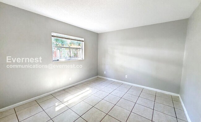 Foto del edificio - 1315 Browning St