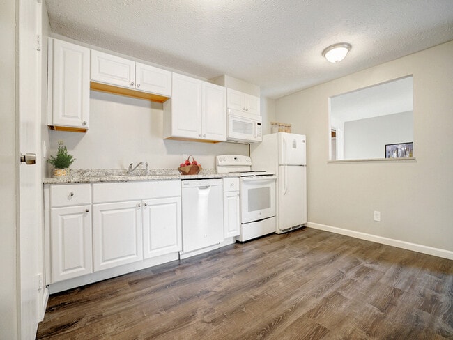 Building Photo - 2056 Quail Ct