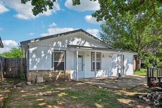 Building Photo - 11107 Freedom Way