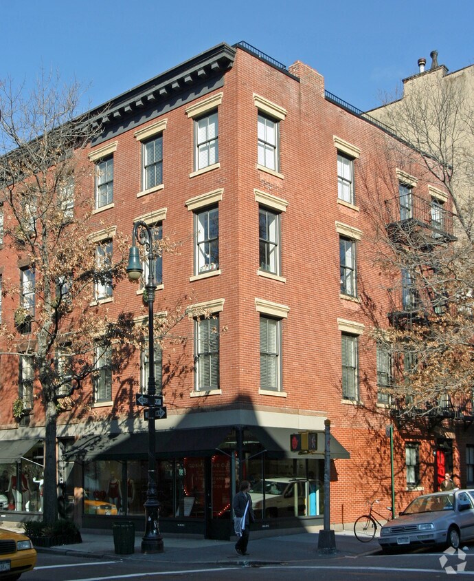 Primary Photo - 403 Bleecker St