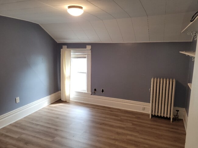 Bedroom - 811 N Capitol Ave