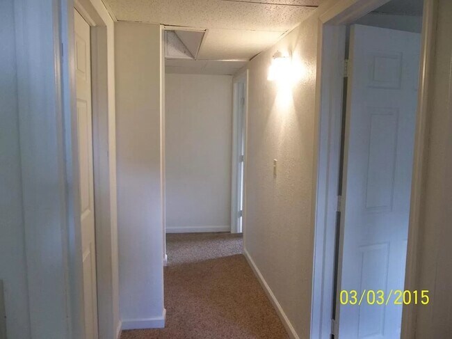 Building Photo - 1660 S Bamber Rd