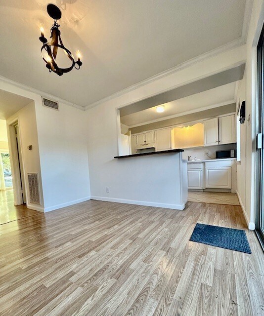 Foto del edificio - 6332 Chevy Chase Dr