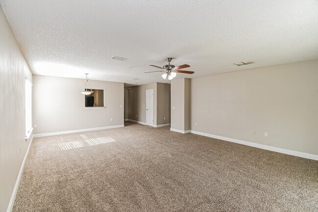 Foto del edificio - 1919 Raising Hill Dr