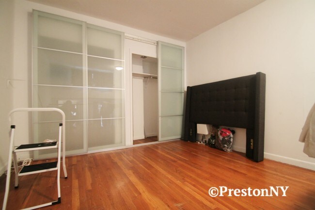Foto del edificio - 1369 1st Ave