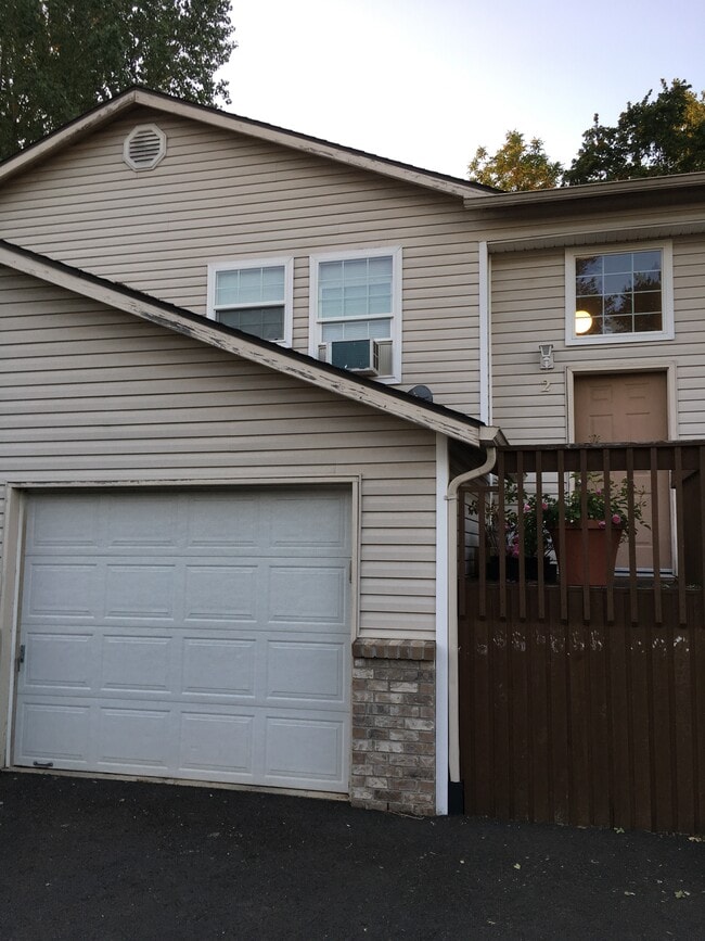 Building Photo - 712 Elliott Road