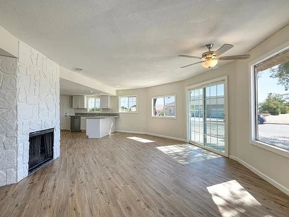 Building Photo - Available Now for Rent in the prestigious community of Silver Lakes! Please act fast as this beau...