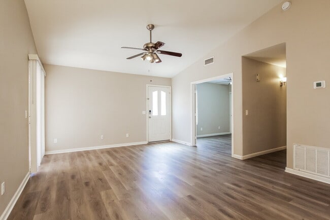 Building Photo - 7522 W Kerry Ln