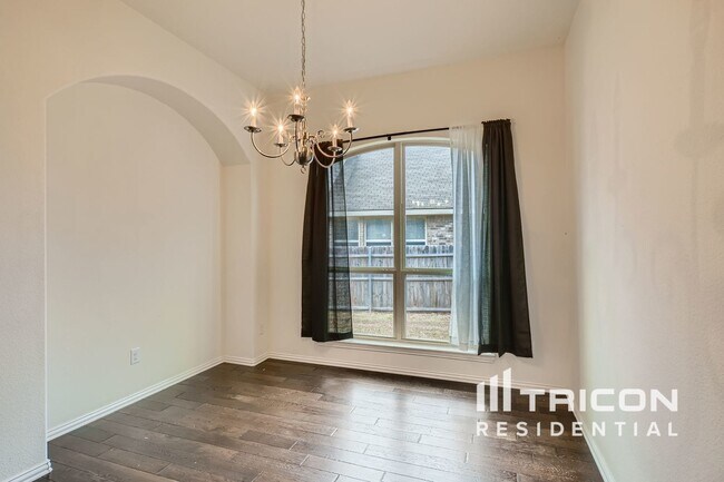 Building Photo - 5024 Kestrel Dr