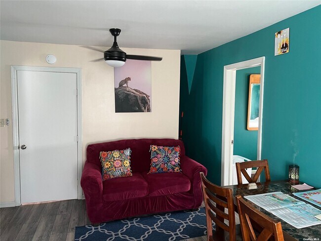 Foto del edificio - 523 Beach 66th St