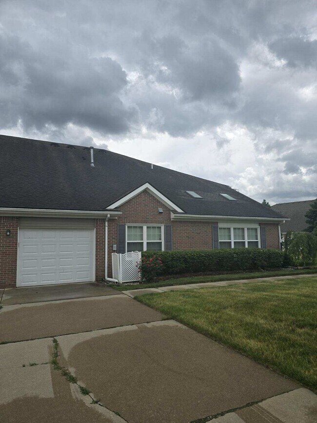 12656 BARWELL Dr, Belleville, MI 48111 Condo for Rent in Belleville