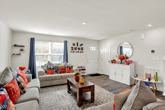 Foto del edificio - 910 Red Hls Ct