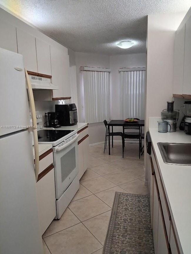 Building Photo - 1100 SW 128th Terrace