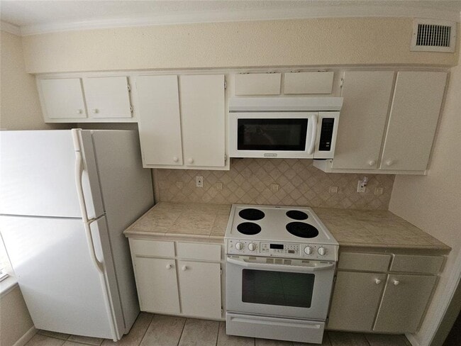 Building Photo - 2350 Bering Dr