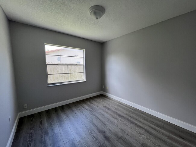 Foto del edificio - 1313 Summer Breeze Rd