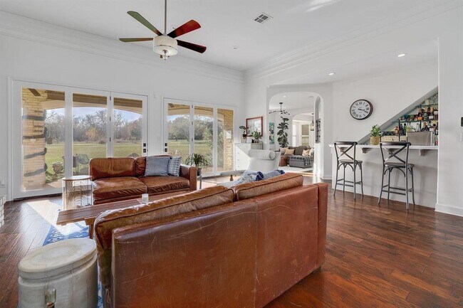 Building Photo - 10612 Legends Ln