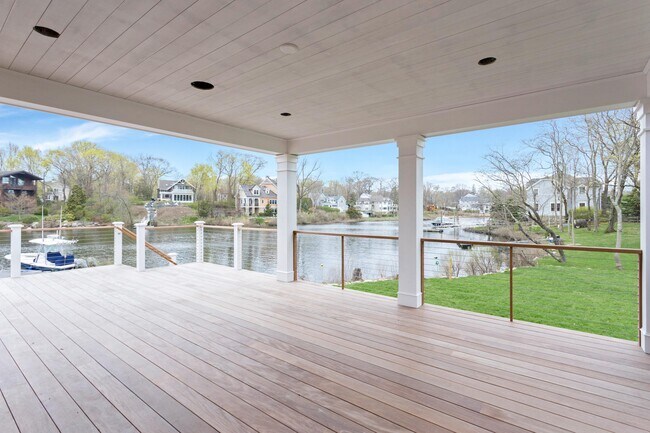 Foto del edificio - 47 5 Mile River Rd