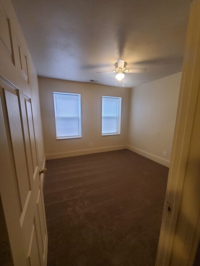Foto del edificio - 420 W 31st St