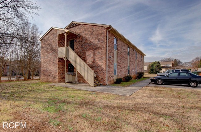 4919 Cotton Row NW, Huntsville, AL 35816 - Room for Rent in Huntsville