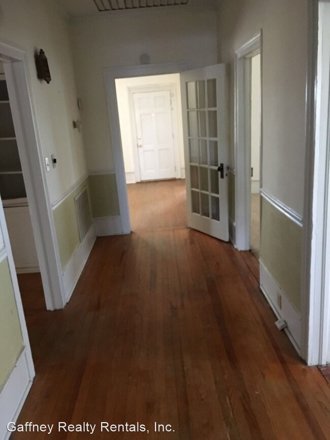 Building Photo - 3 br, 1.5 bath House - 403 York Rd