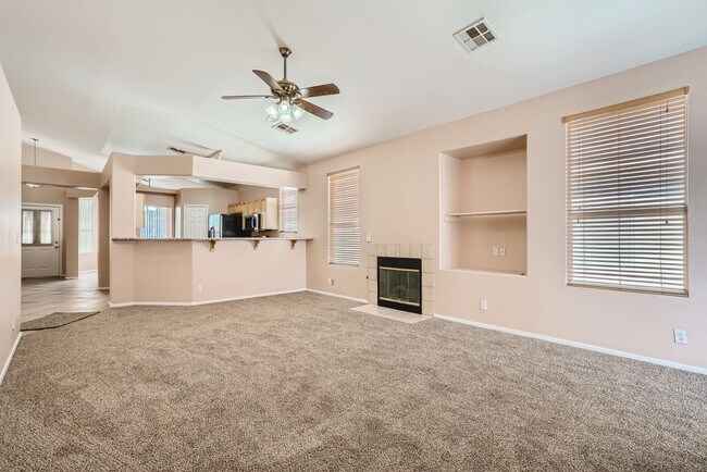 Foto del edificio - Updated 1 Story, 3 Bedroom Home in Northwe...