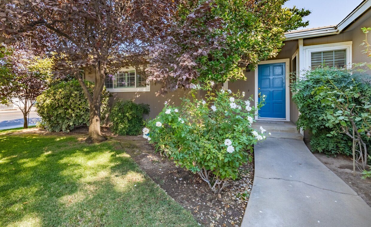 Primary Photo - Charming 3-Bed, 2-Bath Single-Story Home w...