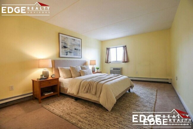 Foto del edificio - 12-16 Ellery St. Unit 501