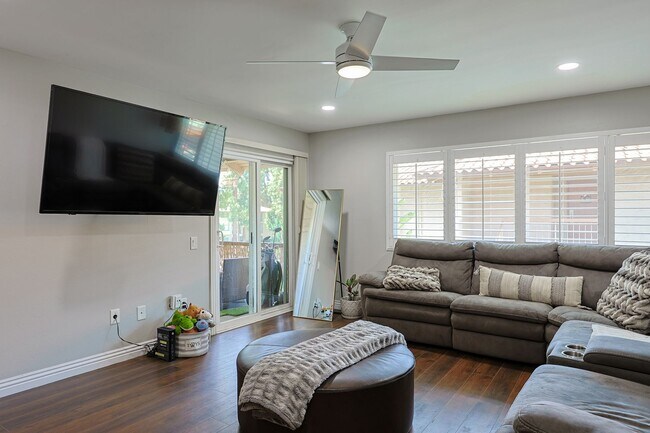 Foto del edificio - 2 Bed / 2 Bath Condo for Rent – Mission Valley