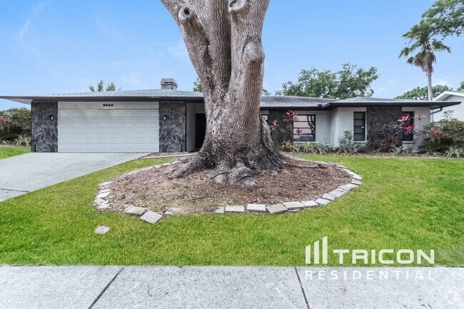 Building Photo - 2666 Luce Dr W