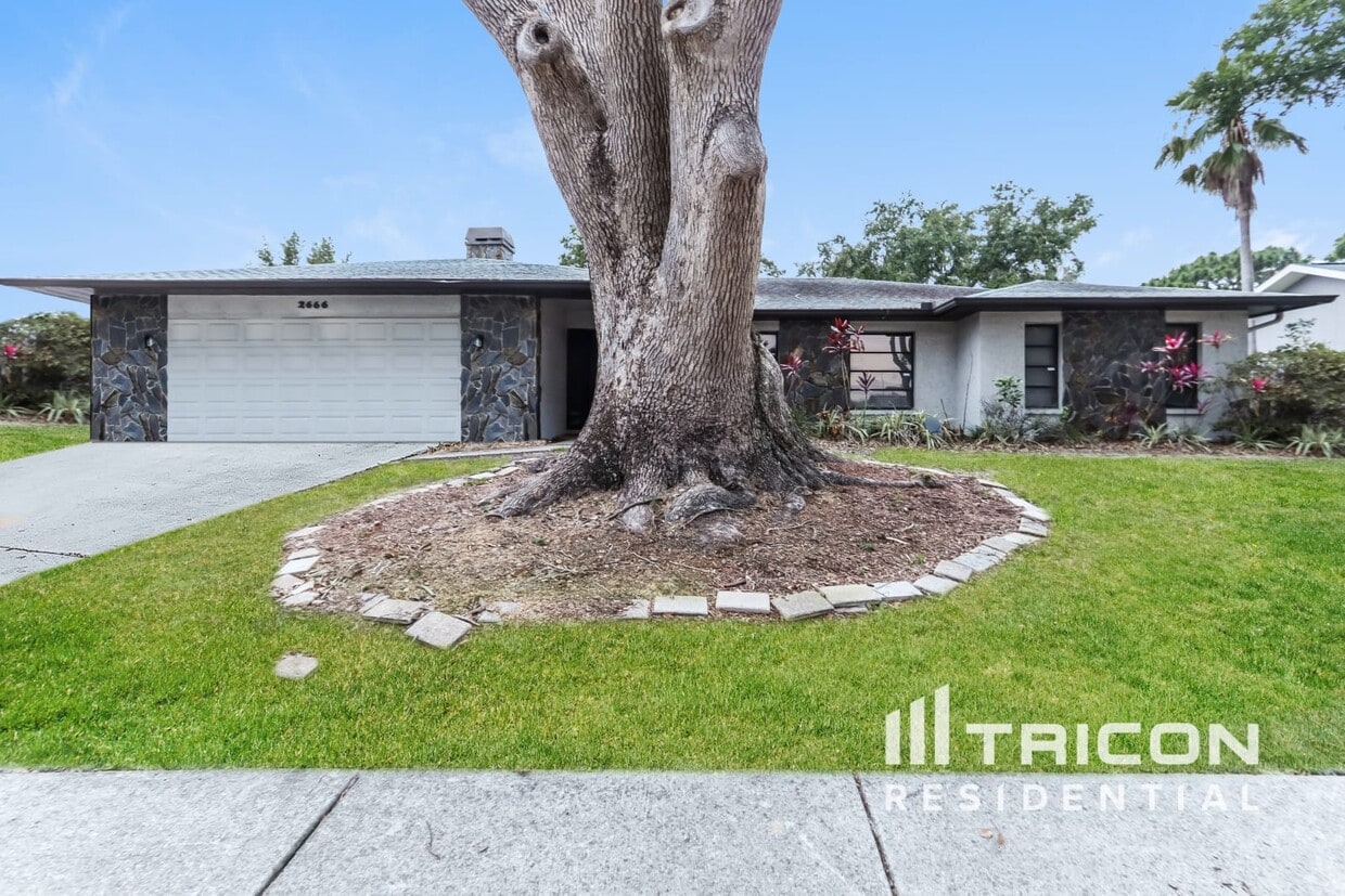 Primary Photo - 2666 Luce Dr W