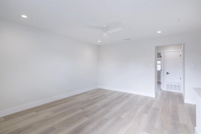 Building Photo - 5304 St Georges Green