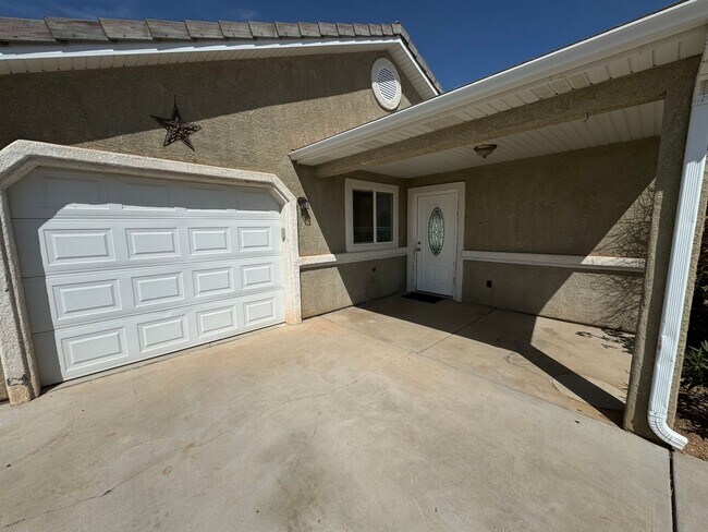 Foto del edificio - Quail Lake Estates!  Pet Friendly!!