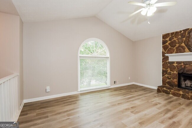 Building Photo - 28 Sweetwater Dr