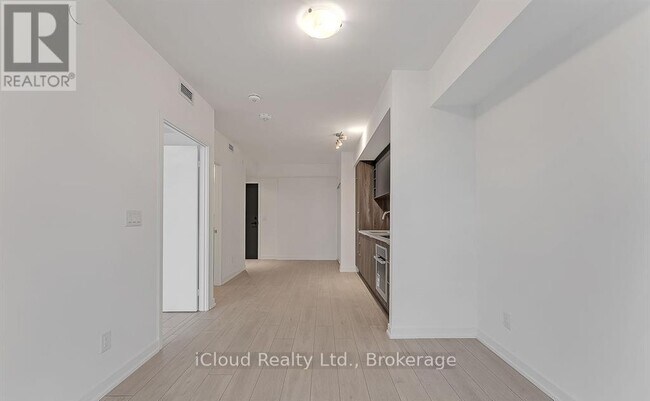 Building Photo - 2031 Kennedy Rd