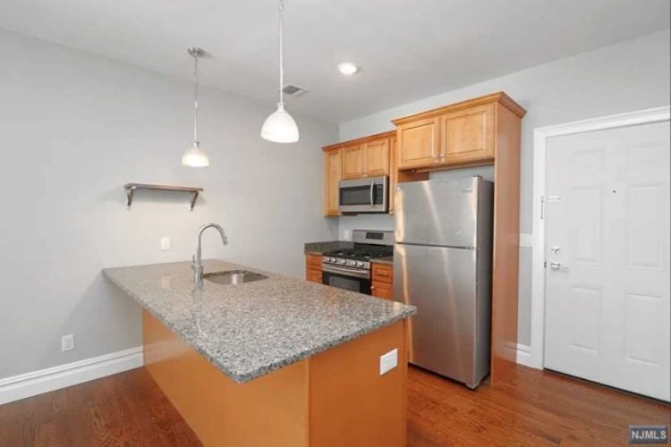 Primary Photo - 179 Kearny Ave