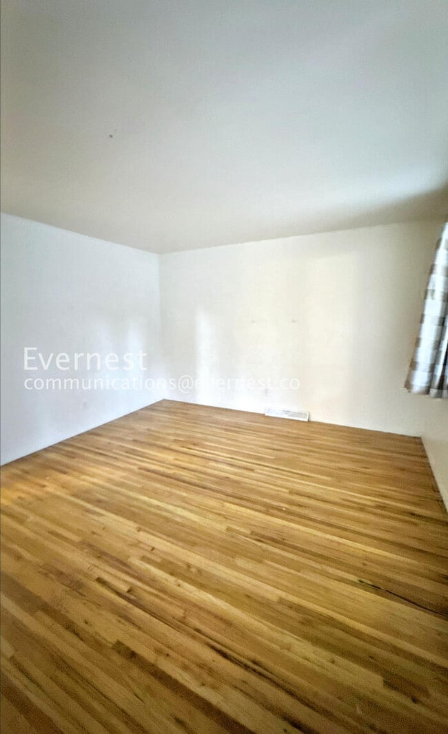 Building Photo - 5618 S Fox Cir