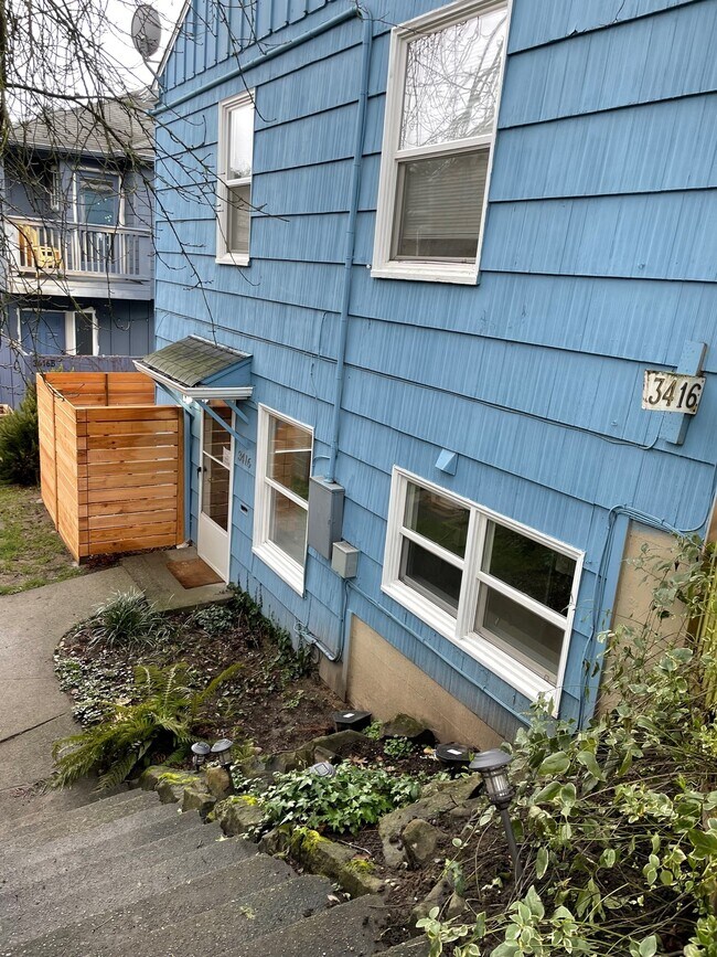 Building Photo - 3414 34th Ave W