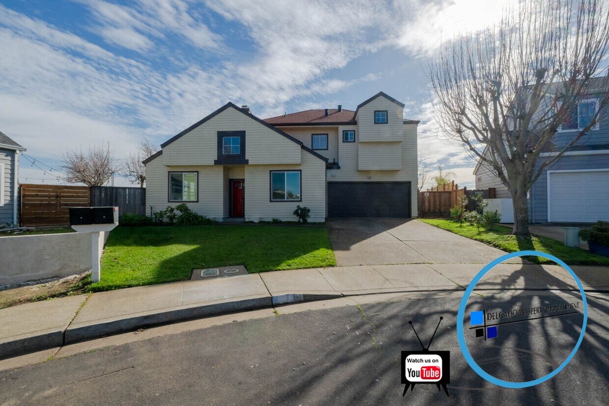 Primary Photo - GORGEOUS VIEWS in this must see home!