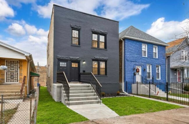 Building Photo - 1154 W 88th St