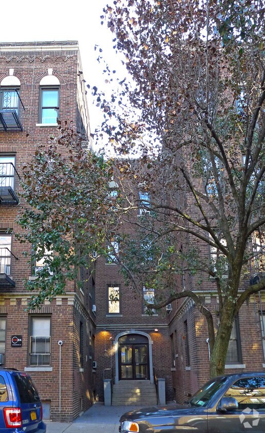 Foto del edificio - 43-29 39th Pl