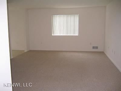 Building Photo - 8960 Sheridan Rd