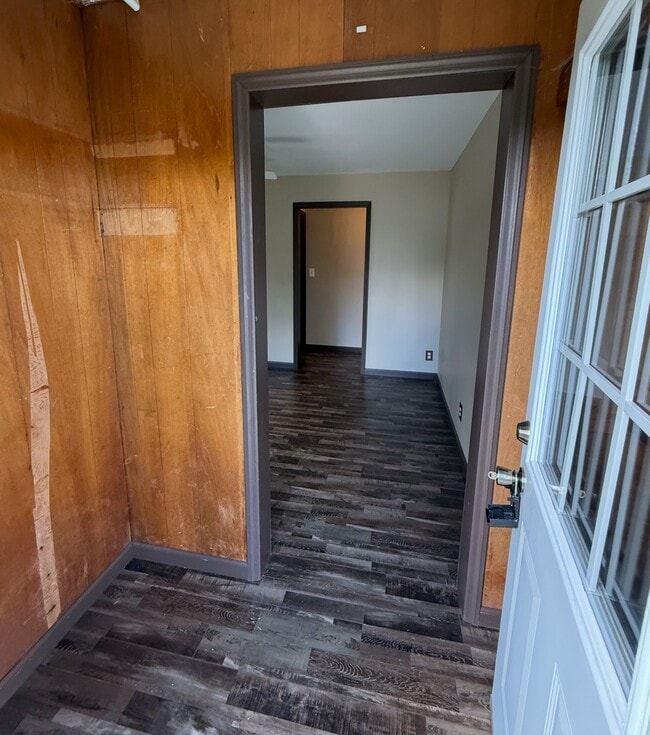 Building Photo - 1209 Arnold Ave N