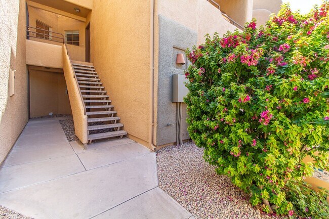 Foto del edificio - 3845 E Greenway Rd