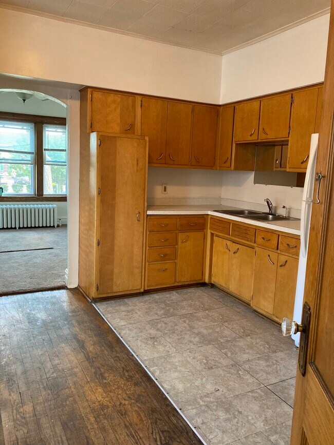 Kitchen - 2346 122nd St