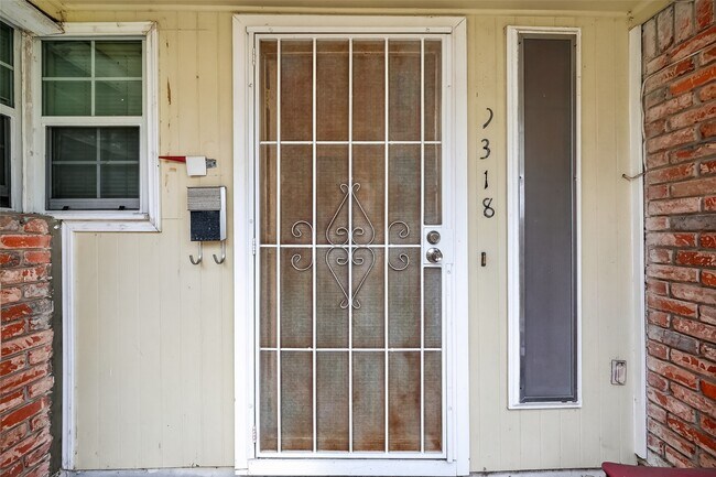 Foto del edificio - 9318 Neff St