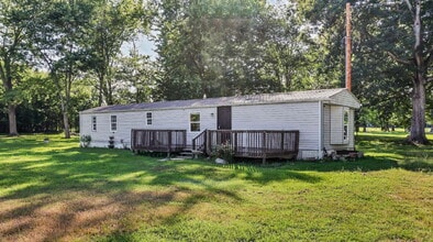 Building Photo - 2558 Liverpool Rd