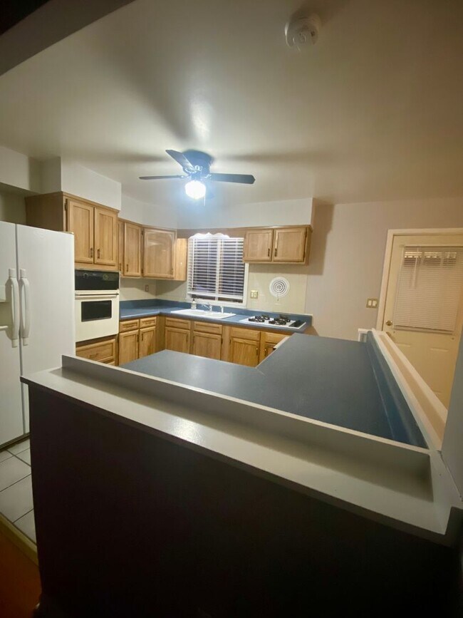 Foto del edificio - Charming Acre on Over a Half Acre of Land!