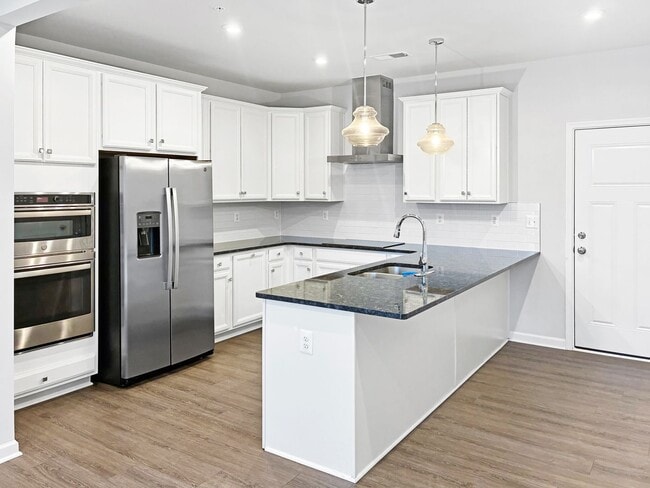 Building Photo - Holiday Special! Beautiful 2 Bedroom Condo in Glen Allen! – No Application Fee This Season!