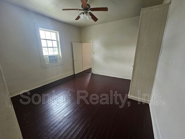 Building Photo - 3201 Lafitte Ave
