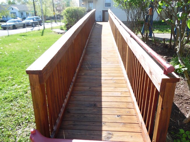 Building Photo - 107 Southport Dr